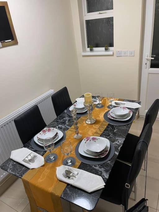 Gated Home Close To Birmingham City Centre Экстерьер фото