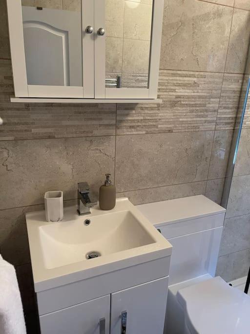 Gated Home Close To Birmingham City Centre Экстерьер фото