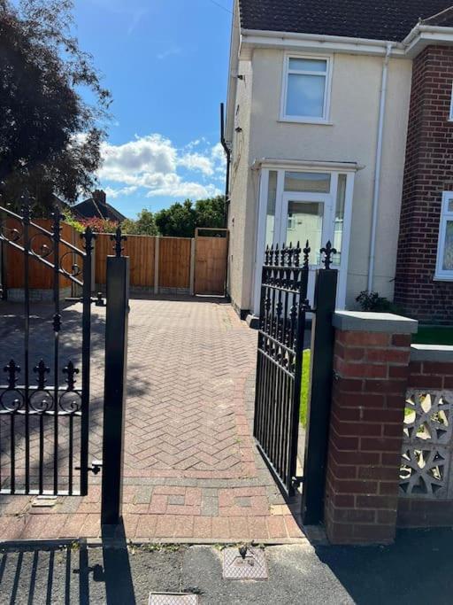 Gated Home Close To Birmingham City Centre Экстерьер фото