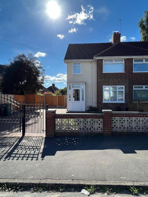 Gated Home Close To Birmingham City Centre Экстерьер фото