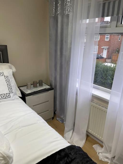 Gated Home Close To Birmingham City Centre Экстерьер фото